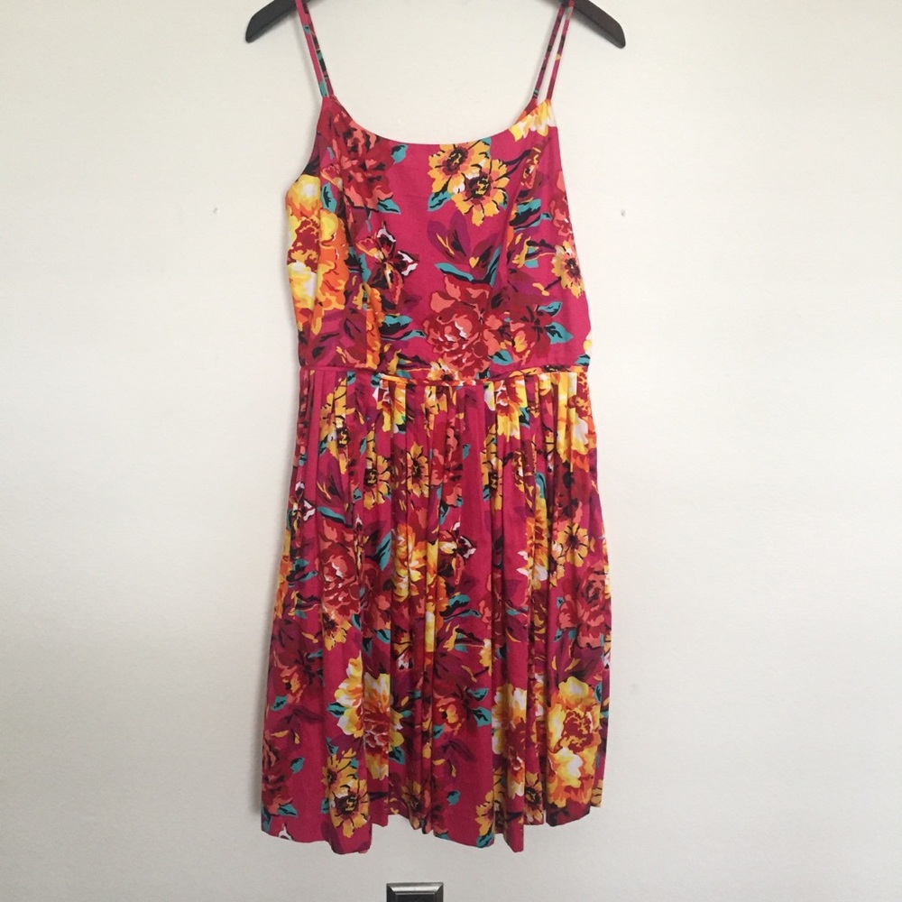 ISAAC MIZRAHI-FLORAL SLEEVELESS DRESS